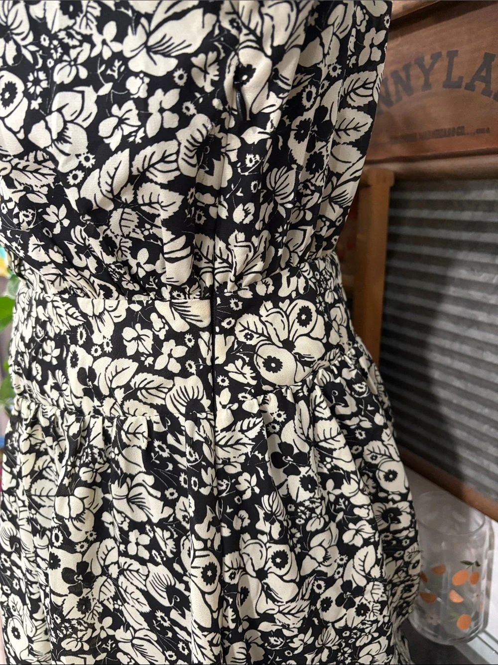 Black & Cream Floral Long-Sleeve Women's Dress with a zipper on the side